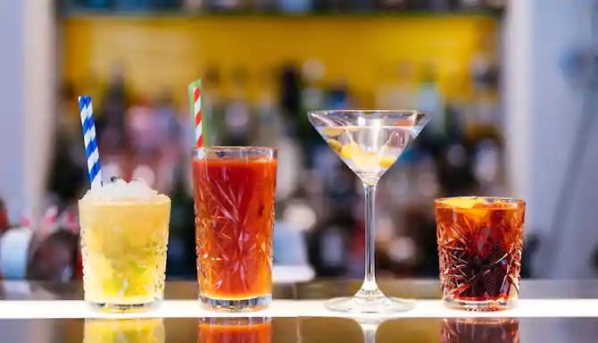 Die Zwölf Bar