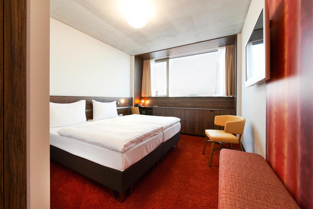 Simm’s Hotel