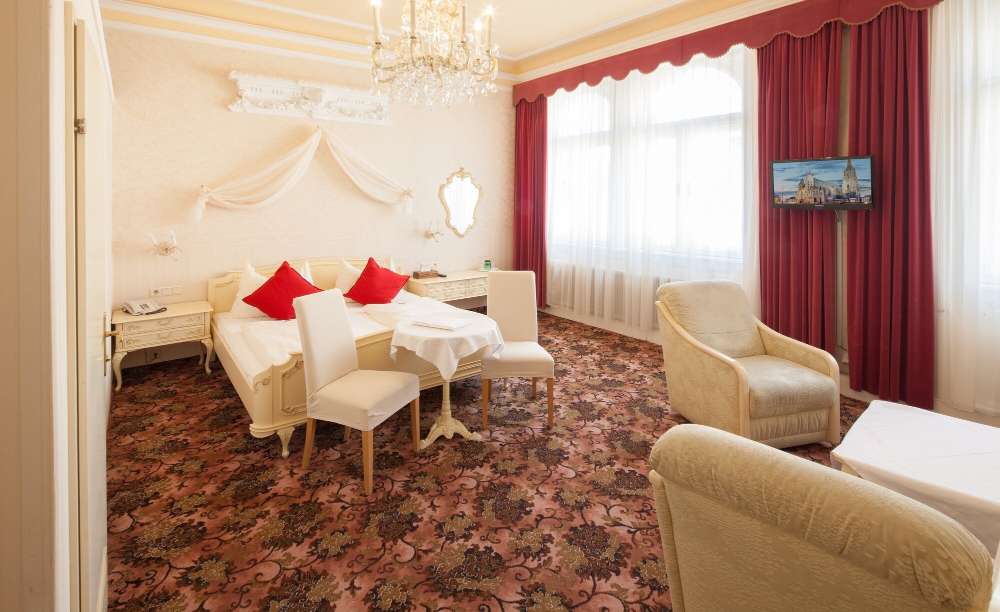 AVIANO Boutique Hotel